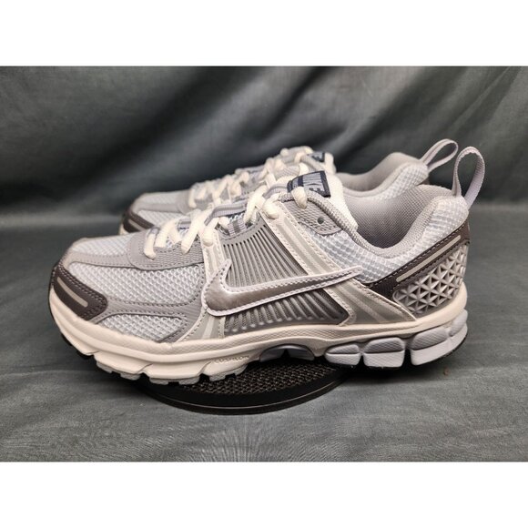 Nike Boys Vomero 5 (GS) Sneakers Mesh Pure Platinum Silver Size 4 NEW NO BOX! - Picture 5 of 11